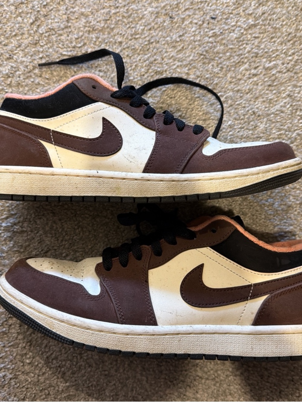 Nike Men’s Low-Top Sneakers in Brown, White and Black